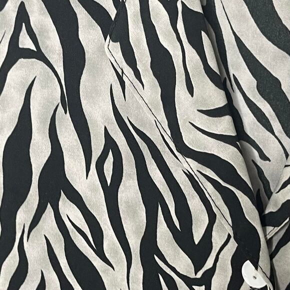 Notations women's large black white zebra print sleeveless blouse top button up - Picture 3 of 15